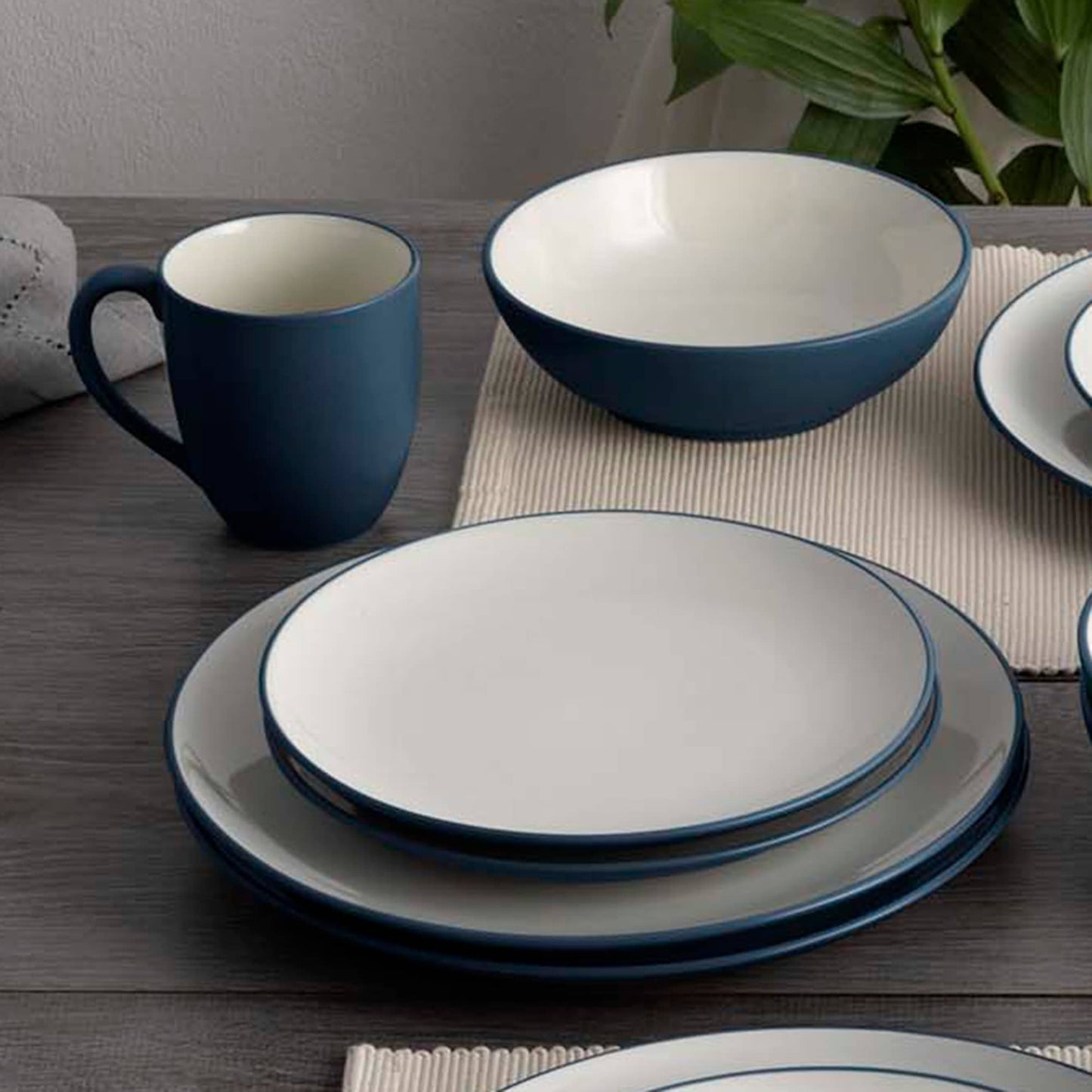 Noritake Colorwave 16-Piece Coupe Dinnerware Set, Service For 4