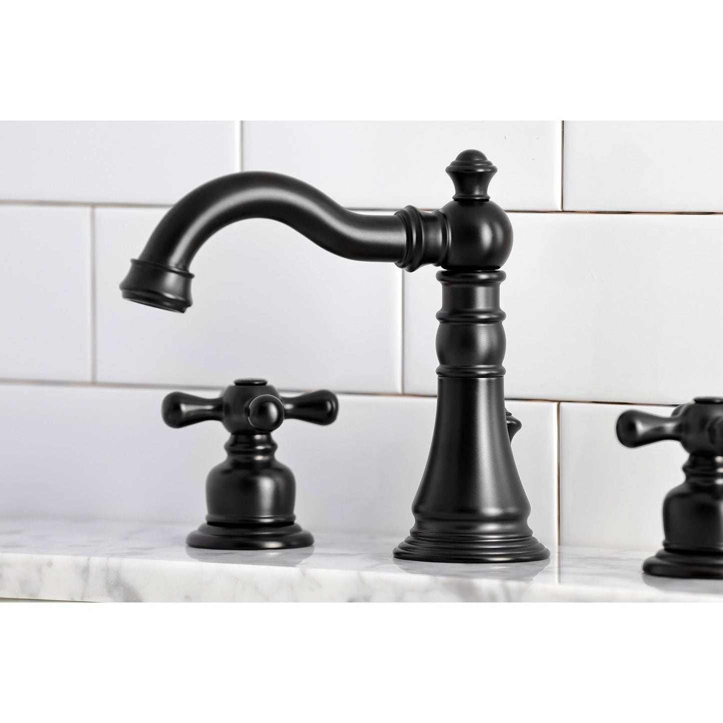 American Classic 8 in. Widespread Bathroom Faucet