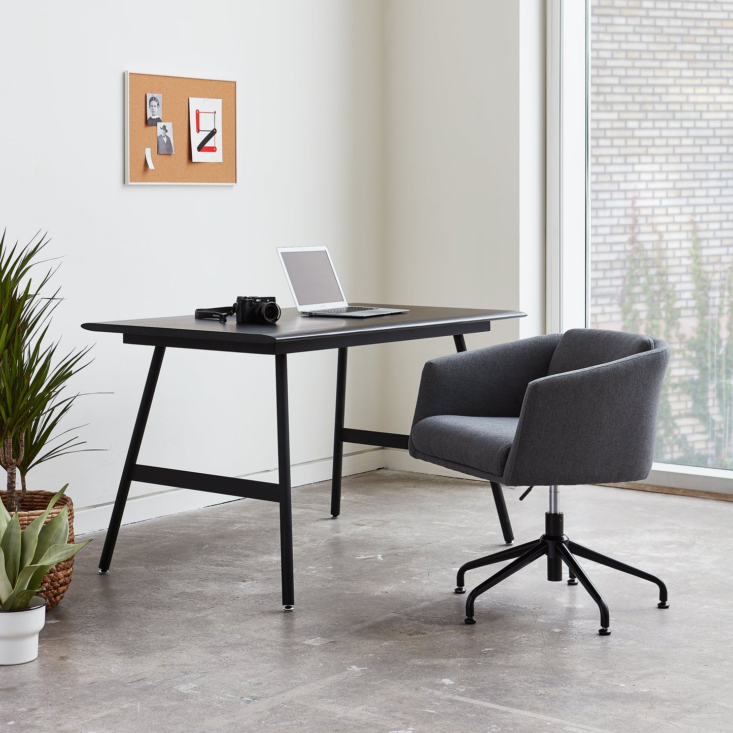 Gus* Modern Radius Chair