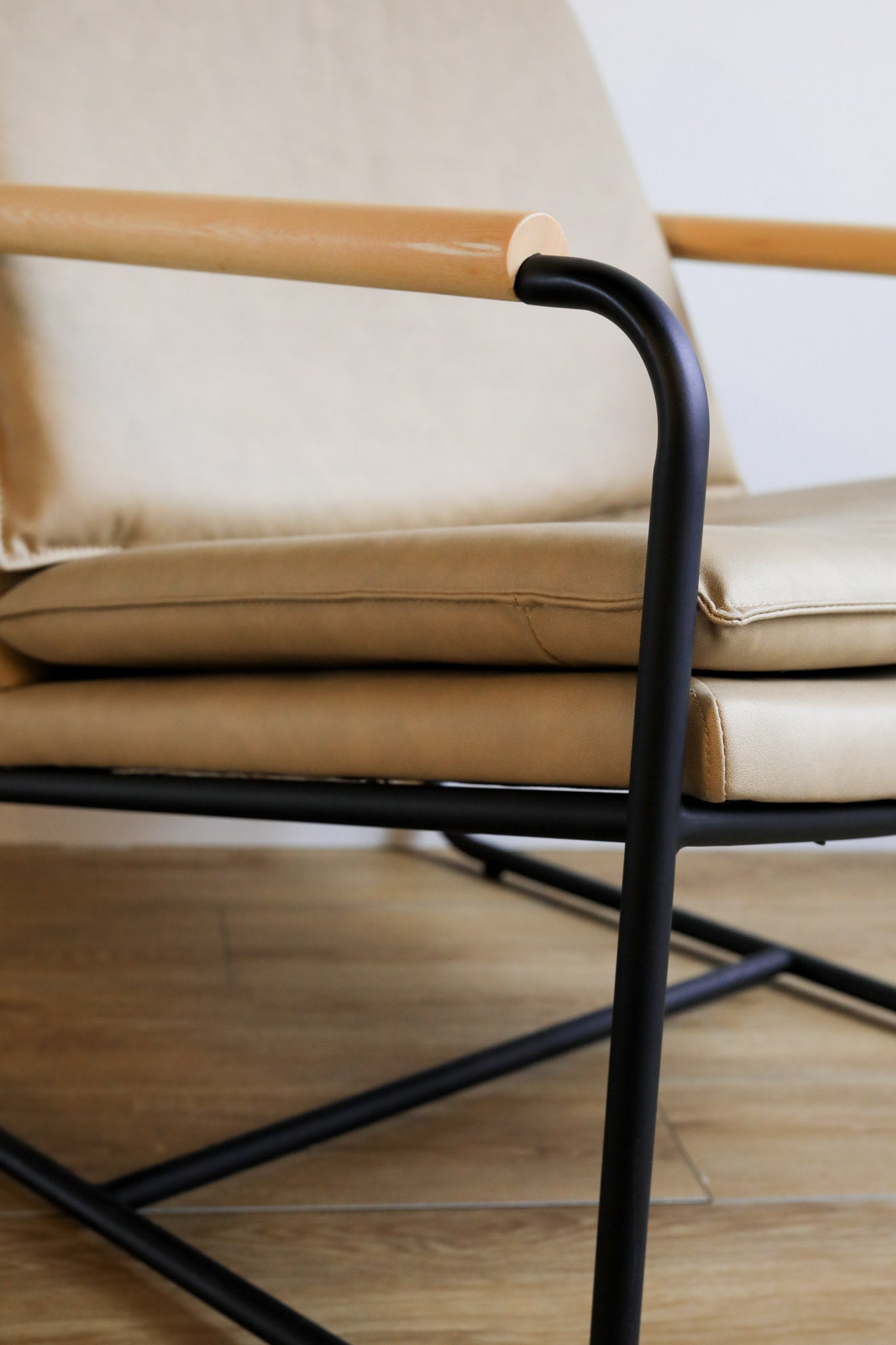 Gus* Modern Kelso Chair