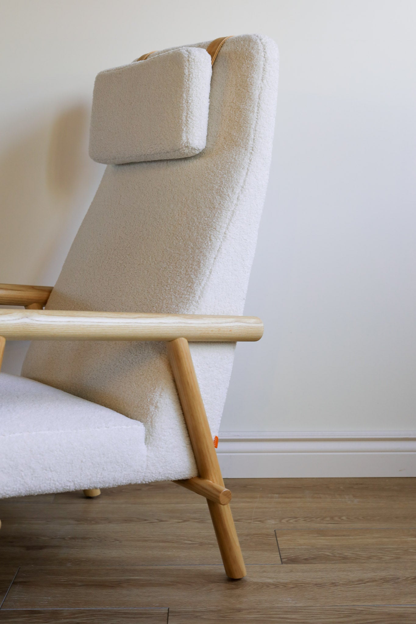 Gus* Modern Labrador Chair